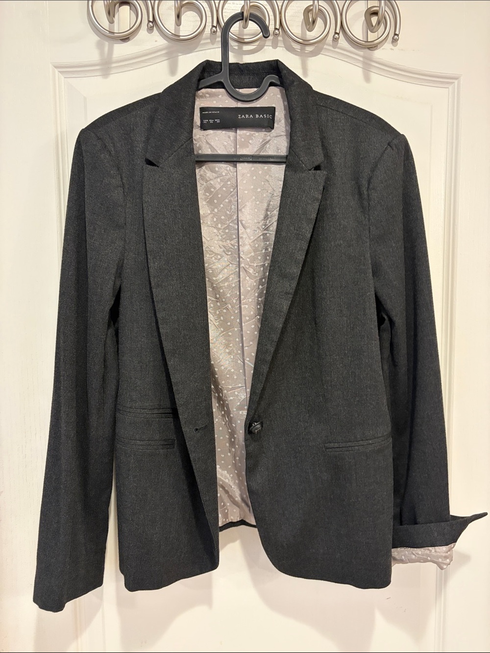 Zara Black Single-Button Blazer with Notch Lapel